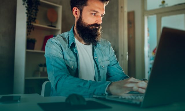 5 Pros and Cons of Hiring Remote Developers
